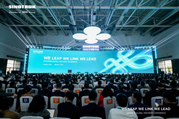 踏遍層峰辟新天 | 中國重汽集團2025年合作伙伴大會成功舉辦