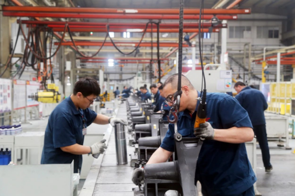 首季開(kāi)門(mén)紅丨“加減乘除”搶開(kāi)局 全力以赴創(chuàng)佳績(jī)